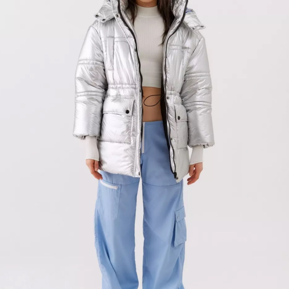 Urban Outfitters Silver Puffer Jacket - Picture 3 of 5